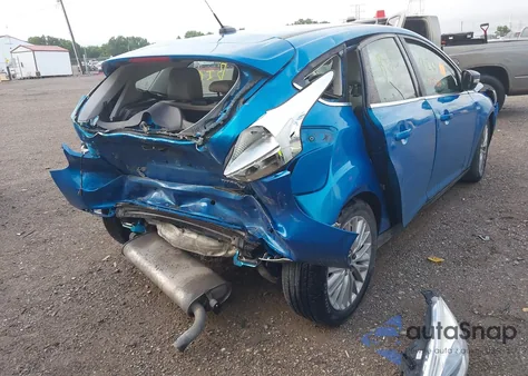 2015 Ford Focus Titanium из США, поврежденный, VIN 1FADP3N25FL367286